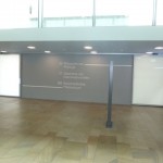 Bild des Eingangs der Bibliothek