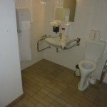 Bild des Innenraums des barrierefreien WCs