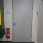 Bild der Eingangstür des barrierefreien WCs
